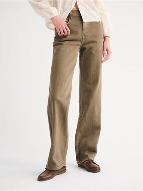 Abercrombie & Fitch High-Rise Straight Leg Jeans in Brown